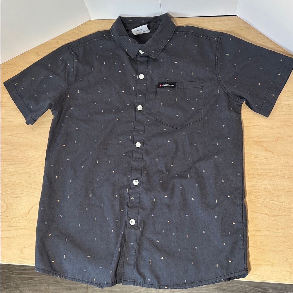 Skater style Airwalk Boys Button down grey top size 10/12